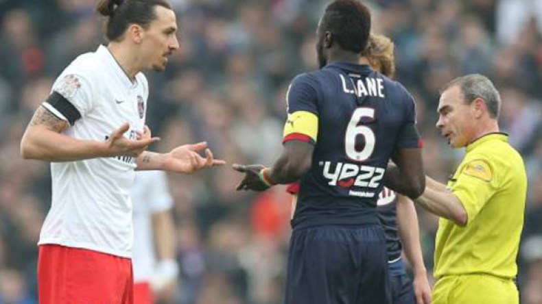 إبراهيموفيتش يُهين فرنسا.. ووزير الرياضة يطالبه بالاعتذار