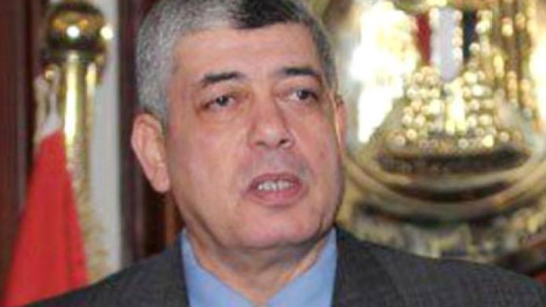 وزير الداخلية المصري: “الرئيس المعزول سيظهر بزي الحبس الاحتياطي”