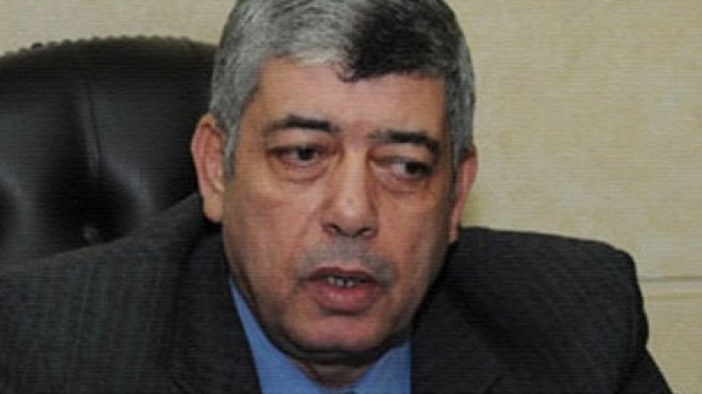 وزير الداخلية المصري: “من يحاول اختراق محاكمة مرسي هالك”