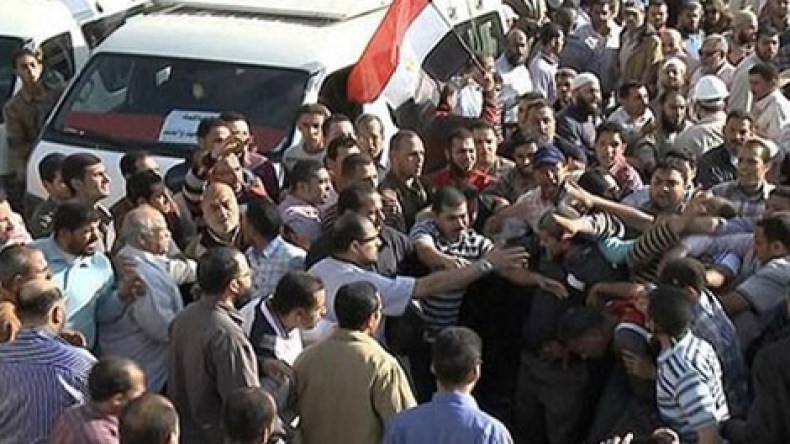 إصابة 45 شخصا في اشتباكات بين مؤيدين ومعارضين لمرسي بالسويس