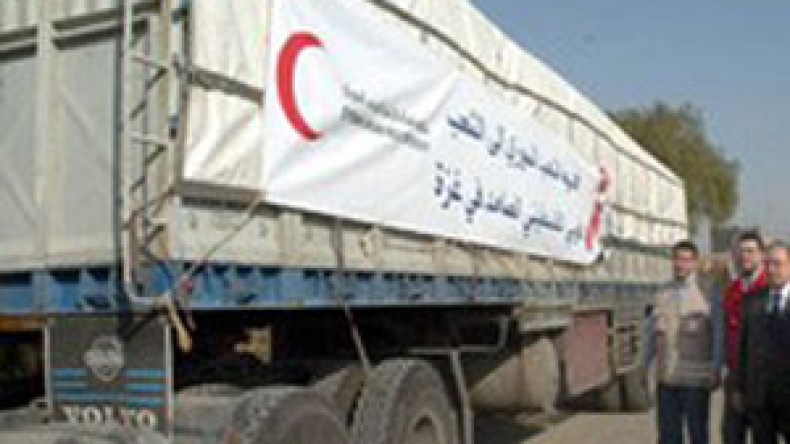 قافلة مساعدات أوروبية في طريقها إلى غزة