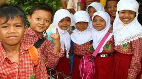 أندونيسيا تتراجع عن اختبار عذرية التلميذات قبل التخرج