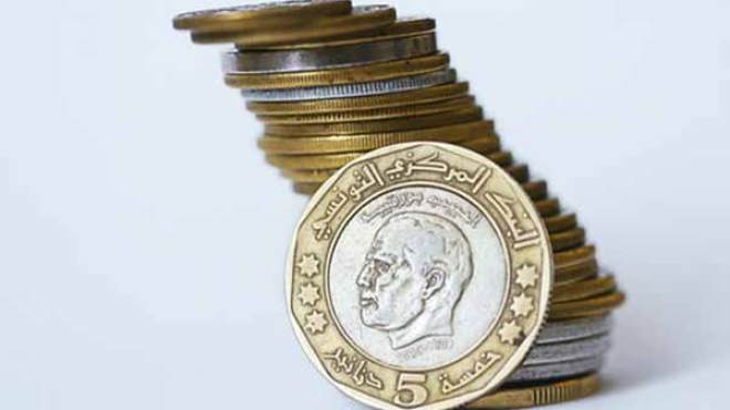 الدينار التونسي المزوّر يباع بـ”الميزان” في شارع دبي بالعلمة