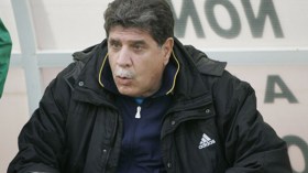 إيغيل يناقض نفسه بالاعتماد على خدمات تجار من جديد