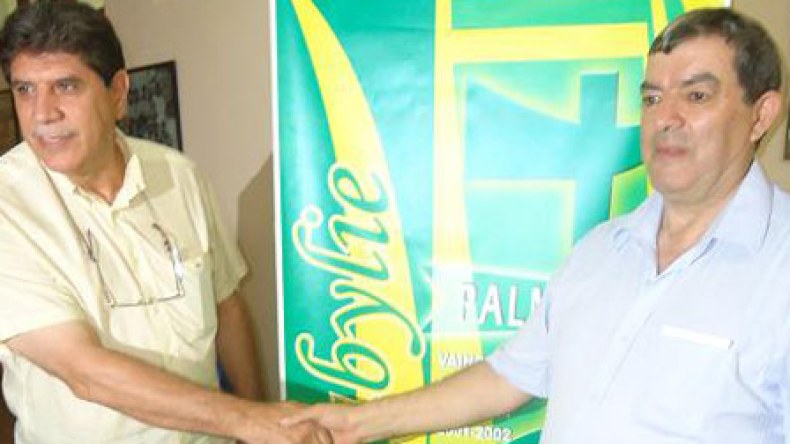 حناشي يقيل المدرب مزيان إيغيل