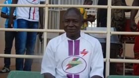 مدرب بوركينا فاسو يتناقض بِشأن “الخضر” وتصفيات المونديال