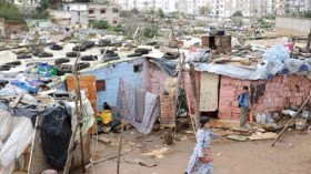 سكان الحي القصديري “لاكونكورد” يطالبون زوخ بترحيلهم