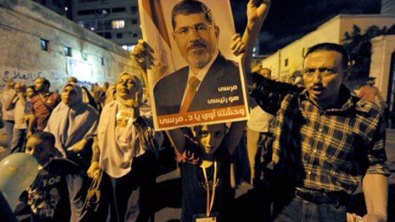 الإخوان يرفضون وساطة الأزهر لحل الأزمة