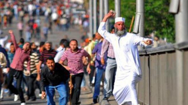 ثلاثة قتلى و265 موقوف في مواجهات “الإخوان” والشرطة