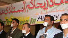 حرب إلكترونية بين الإخوان والحكومة