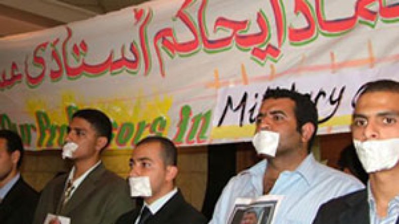 حرب إلكترونية بين الإخوان والحكومة