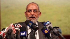مرشد الإخوان يتوعد المعارضة والجيش يدخل على الخط