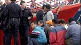 قوات حرس الشواطئ الجزائرية توقف 155 حراق وانتشال 13 جثة منذ بداية سنة 2008