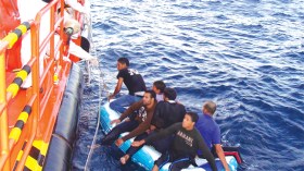 إعادة النظر في ملف الشغل وتشجيع الشباب على الاستثمار للقضاء على “الحرقة”