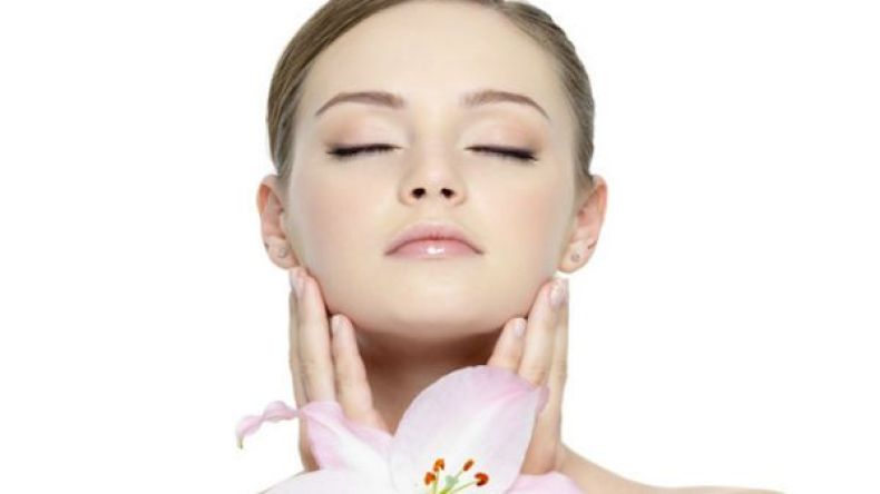 نصائح بسيطة لرقبة ناعمة وصدر مشدود