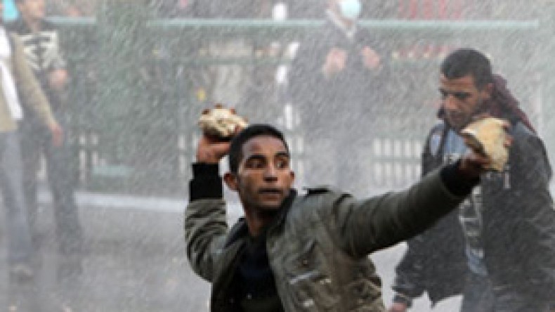 مصدر‭ ‬إسرائيلي‭ ‬يورط‭ ‬السفارة‭ ‬الأمريكية‭ ‬بمصر‭ ‬بتهييج‭ ‬المحتجين‭!‬