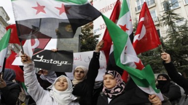 Un millier de personnes manifestent à Istanbul contre le régime syrien