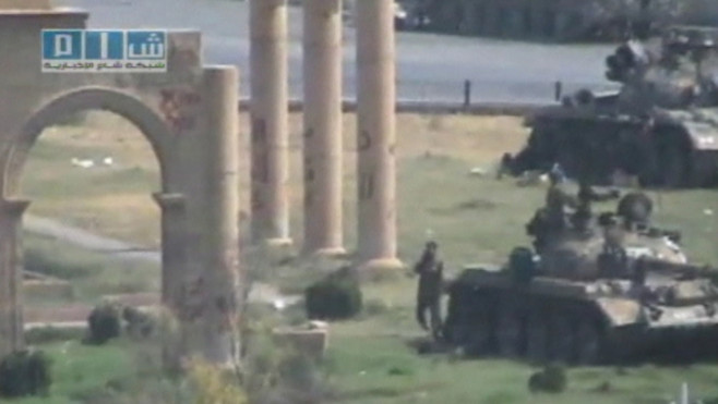 L'émir du Qatar favorable à l'envoi de troupes arabes en Syrie