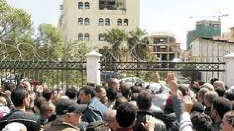 فوضى وإغماءات في احتجاج أمام وكالة عدل