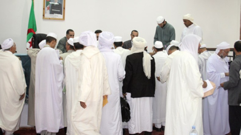 ‬الزيادة‮ ‬في‮ ‬رواتب‮ ‬المفتشين‮ ‬تثير‮ ‬استياء‮ ‬الأئمة‮ ‬