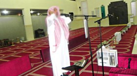 إمام يؤذن قبل موعد الإفطار بساعة في أم البواقي