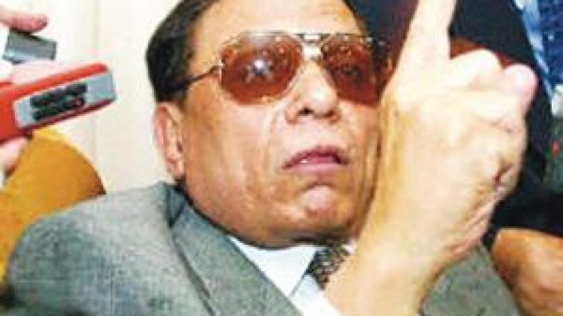 عادل‭ ‬إمام‭ ‬مرشح‭ ‬لرئاسة‭ ‬مصر‭ ‬