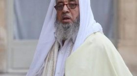 فرنسا تجمد أموال إمام تونسي وزوجته الجزائرية