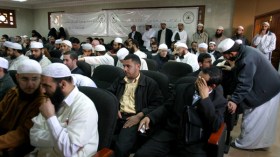 الأئمة يهدّدون بالاعتصام أمام رئاسة الجمهورية بسبب الأجور