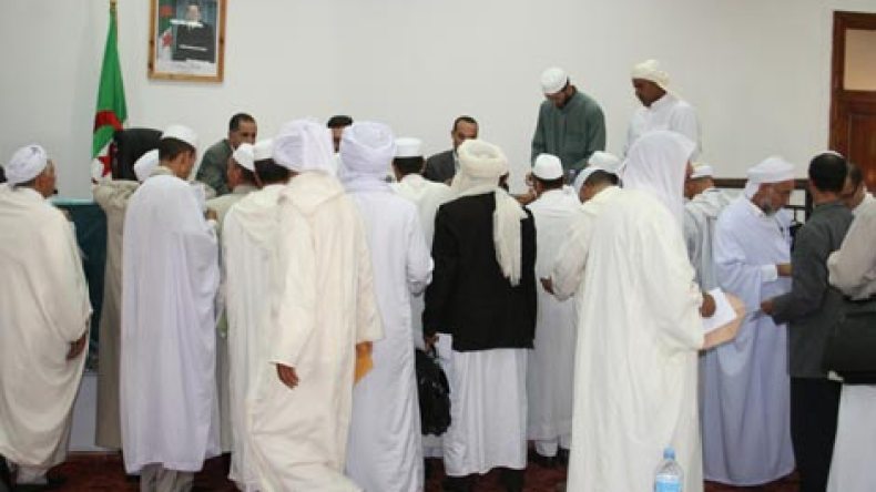 لا أحد يفرض علينا خطب ودروس المساجد