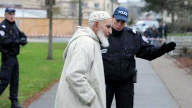 The French Senate doesn’t relent in targeting Algerian Imams!