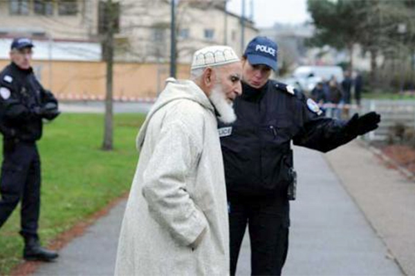 The French Senate doesn’t relent in targeting Algerian Imams!