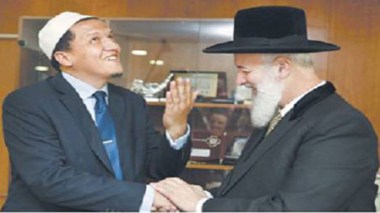 Dix imams quittent Paris pour une visite en Israël et en territoires  palestiniens