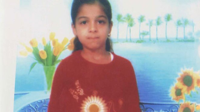 الطفلة “إيمان بلطرش” تتحدى مرض “سبينا بيفيدا” وتدعو المحسنين لمساعدتها