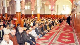 خطيب جمعة في سطيف يستشهد بكلام المغني معطوب الوناس