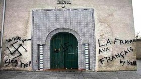 تدنيس مسجد وسط فرنسا