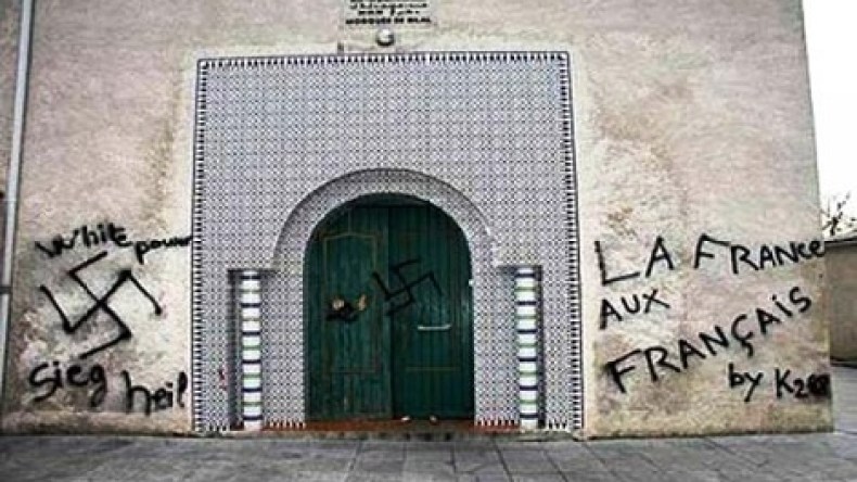 تدنيس مسجد وسط فرنسا