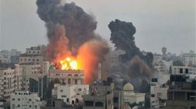 غارات على غزة بعد إطلاق صواريخ على بلدات إسرائيلية