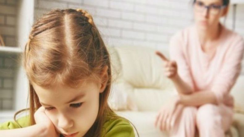 الصراحة والكذب.. نقيضان يجمعهما الطفل!