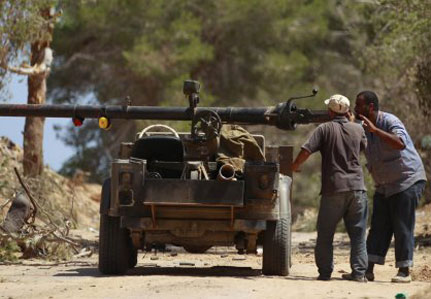 Libye : les forces de Kadhafi tentent de reprendre Goualich