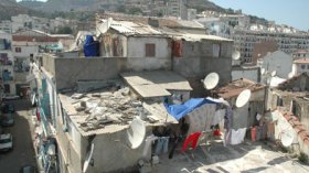 أزيد من مائة ألف مسكن فوضوي بسطوح وأقبية العمارات