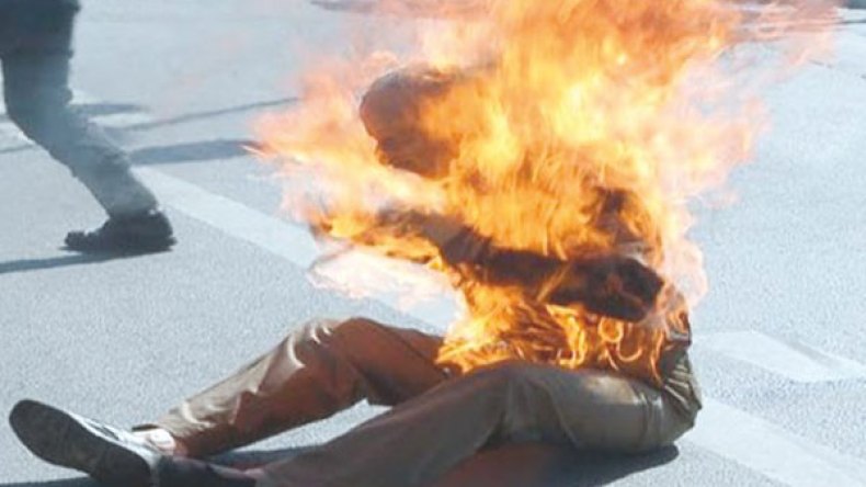 دركي سابق يضرم النار في جسده بسيدي بلعباس