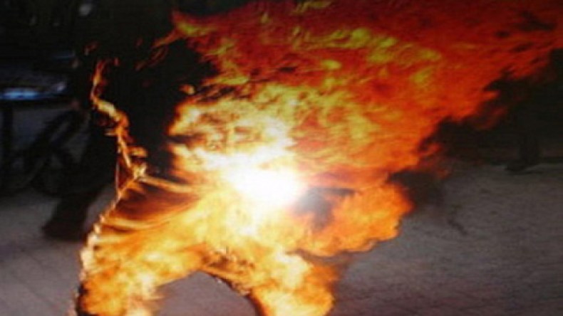 شابة تصبّ البزين على جسدها فتقتل نفسها وشقيقتها وتصيب آخرين