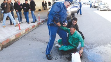 Tens of jobless people protest next employment ministry in Algeria