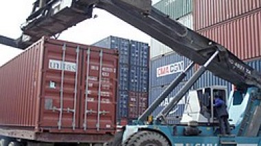 Importations : baisse de 10% en février 2011