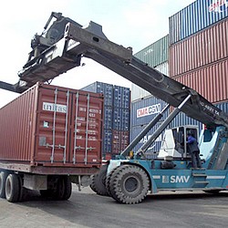 Importations : baisse de 10% en février 2011