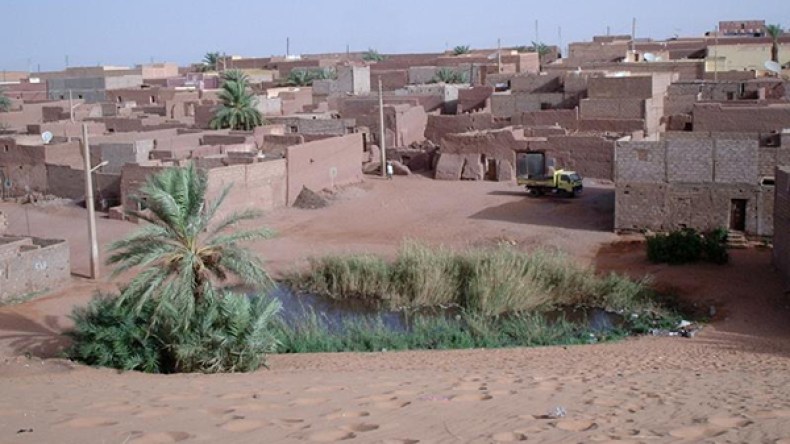 الرمال تعزل قرية الزاوية بعين صالح عن العالم الخارجي