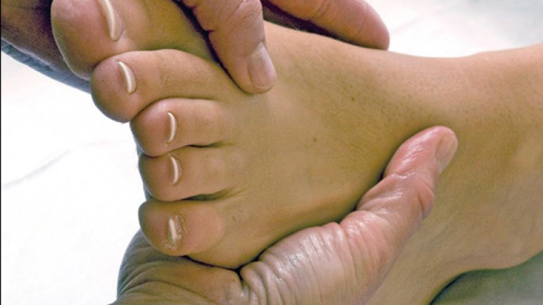 هذه طرق الوقاية من تورم الأطراف