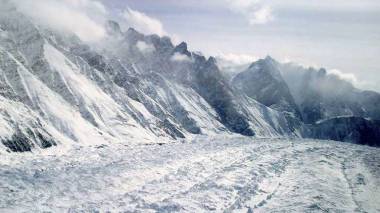 Près de 150 portés disparus après le détachement d’un glacier en Inde