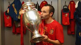إنييستا أفضل لاعب وسيطرة إسبانية على تشكيلة يورو 2012