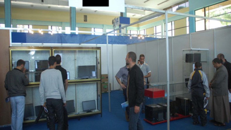 175 مؤسسة تستقطب 25 ألف باحث عن المعلوماتية